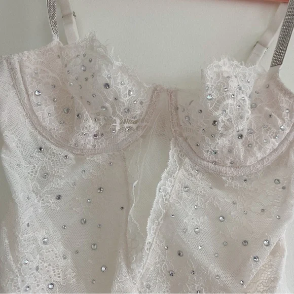 Victoria’s Secret Very Sexy embellished white lace teddy rhinestones — Small